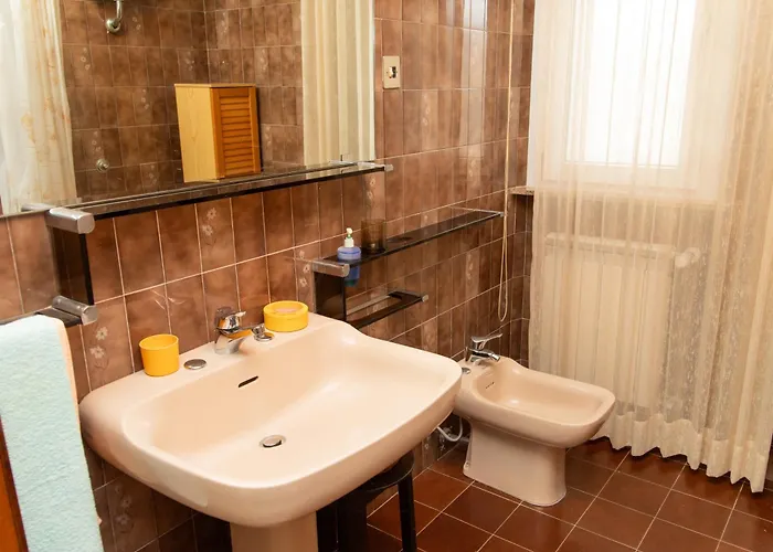 בית הארחה Cinzia House ואסטו